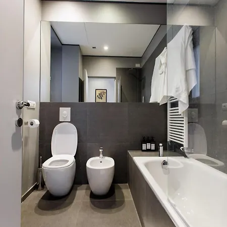 Gazzana Corner House شقة ميلان